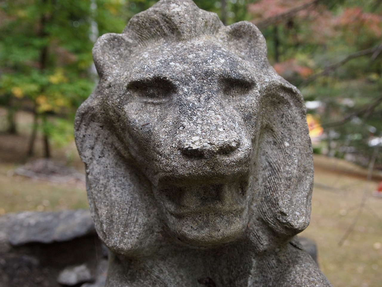 lion stone symbol free photo