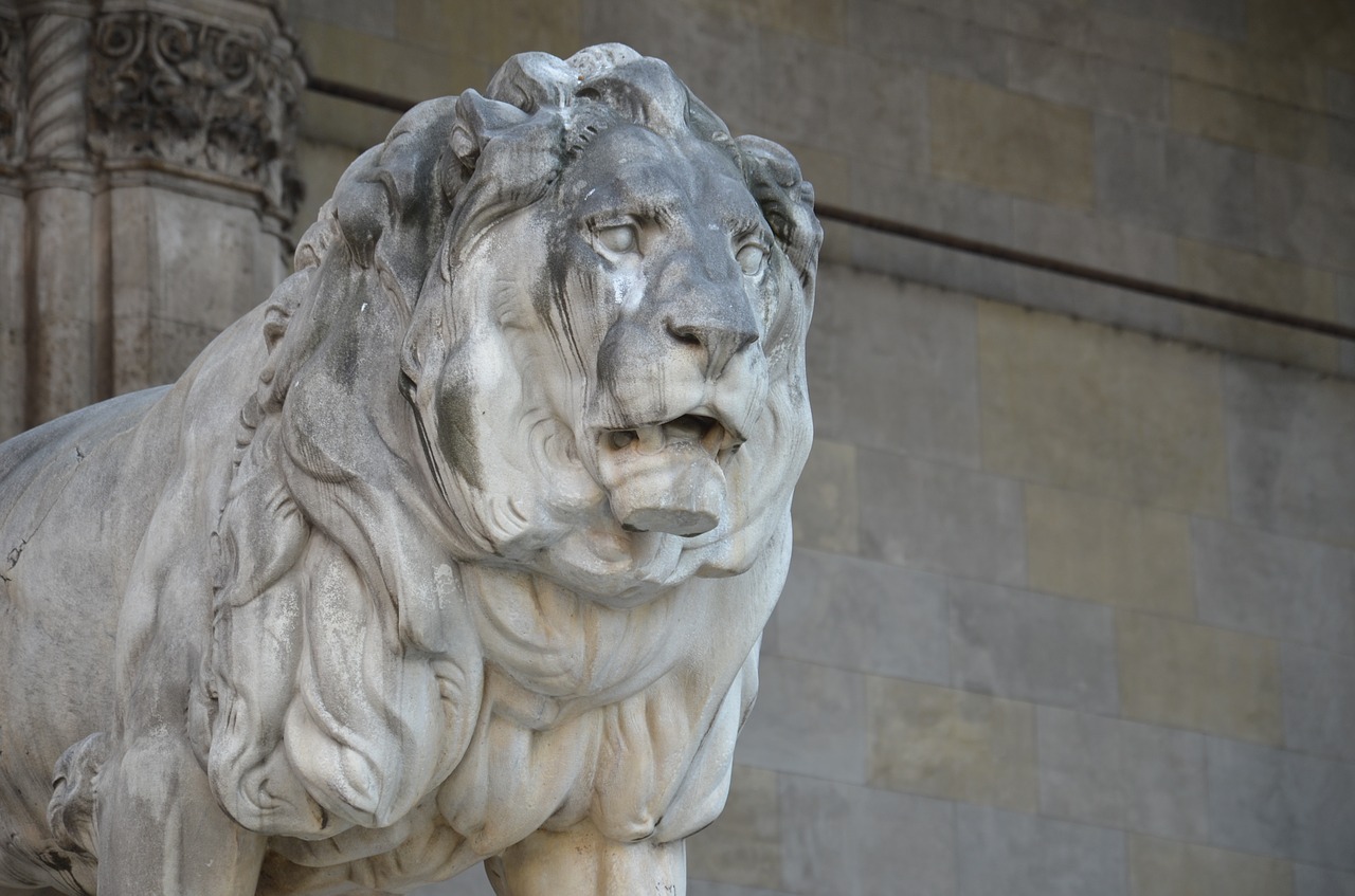 lion statue sculpture free photo