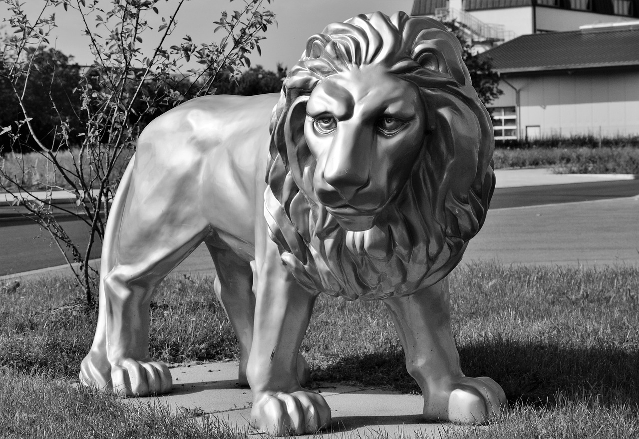 lion sculpture figure free photo