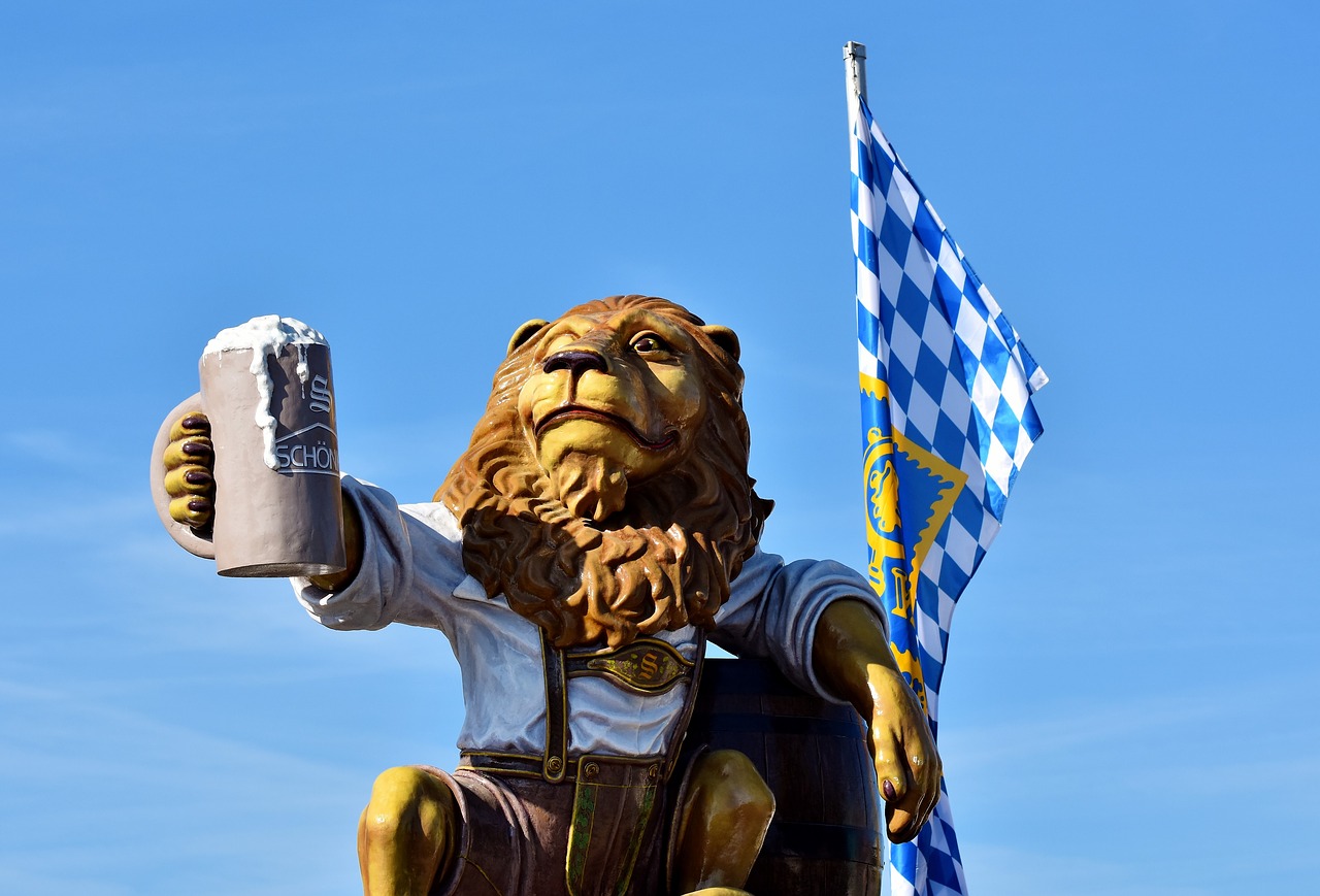 lion  figure  beer mug free photo