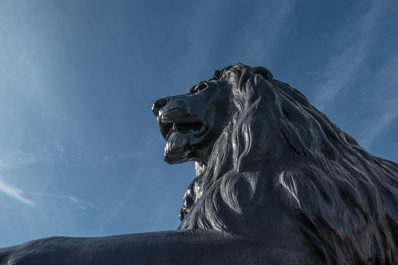 lion  statue  sculpture free photo