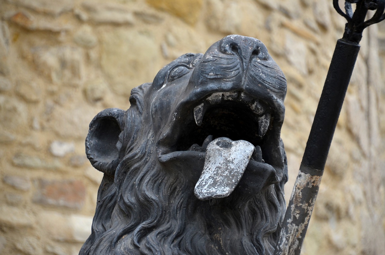 lion  sculpture  tongue free photo