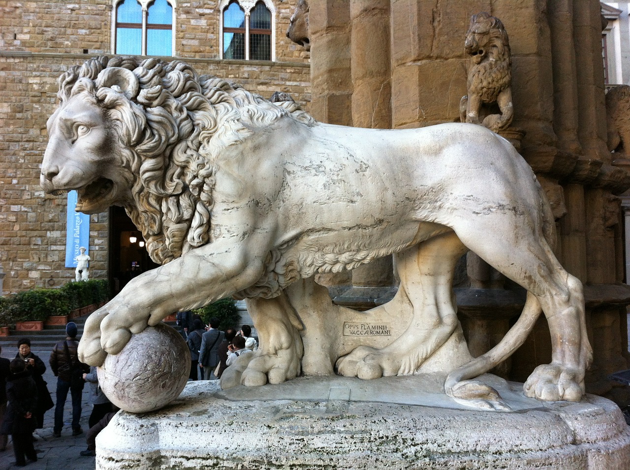lion florence place free photo