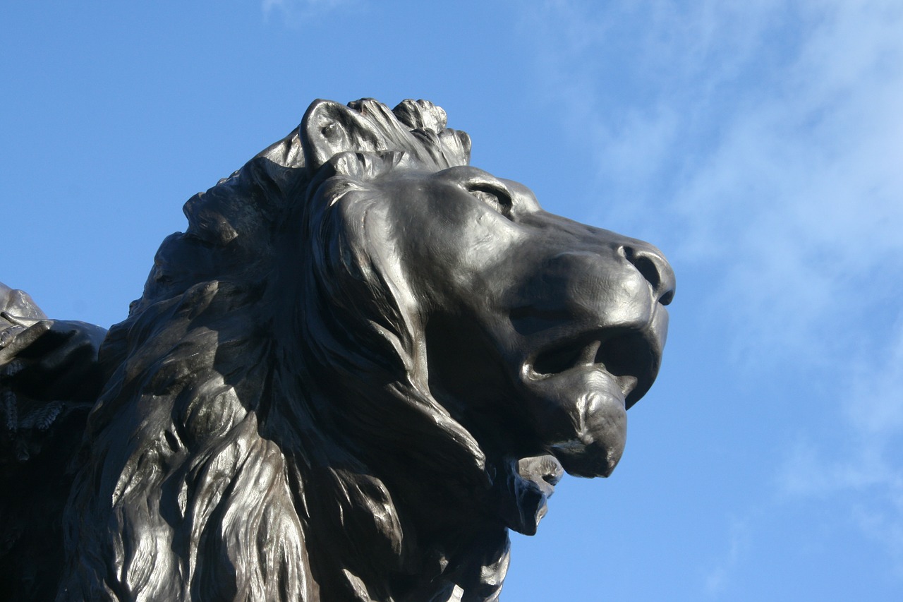 lion monument london free photo