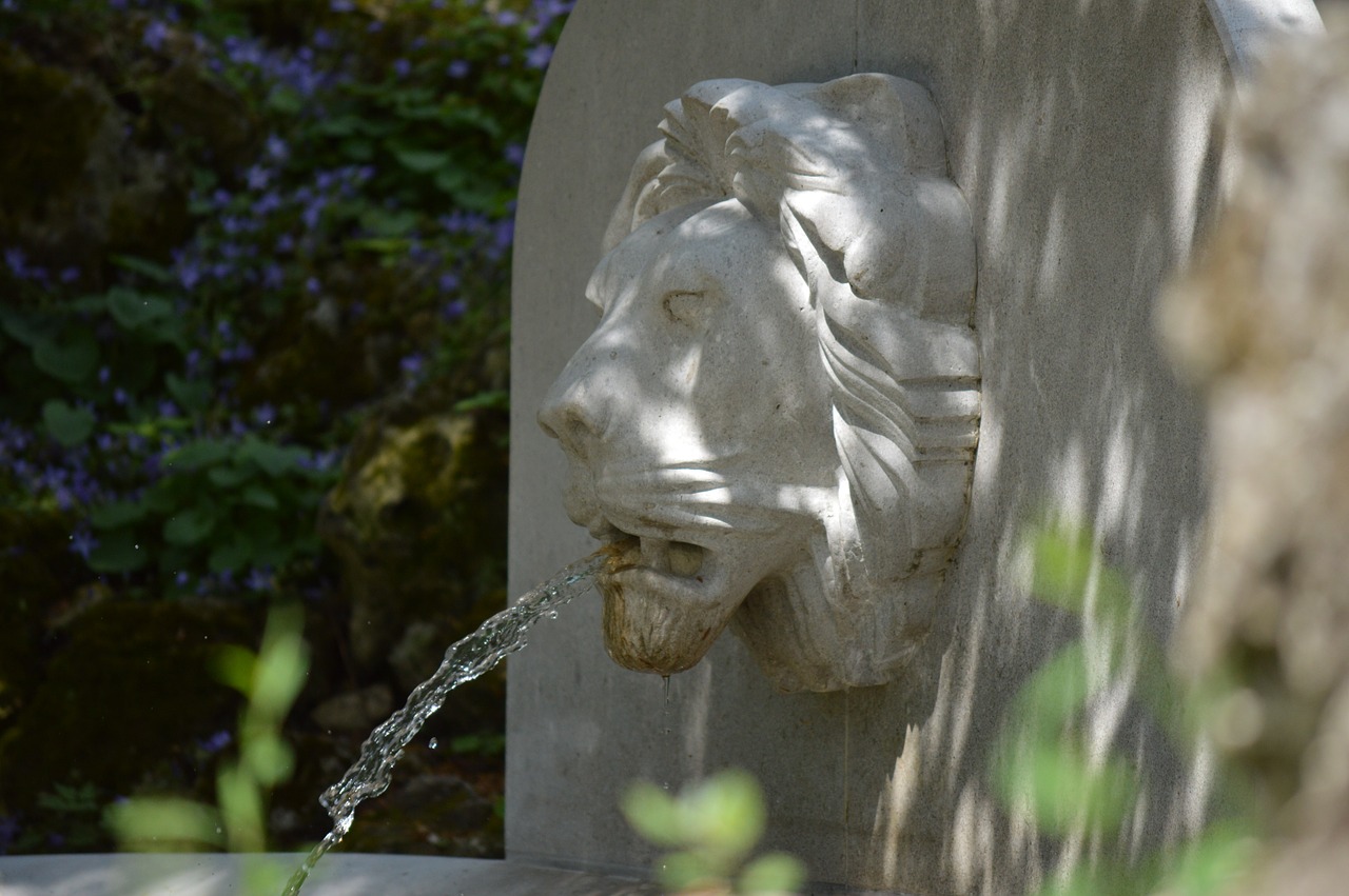 lion stone fountain free photo