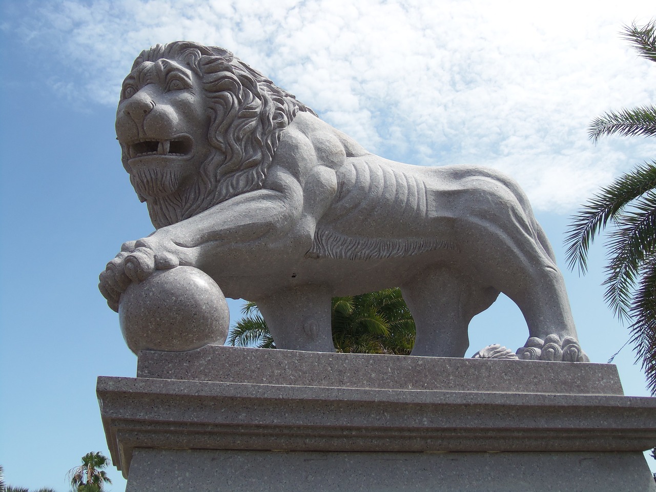 lion statue marble free photo