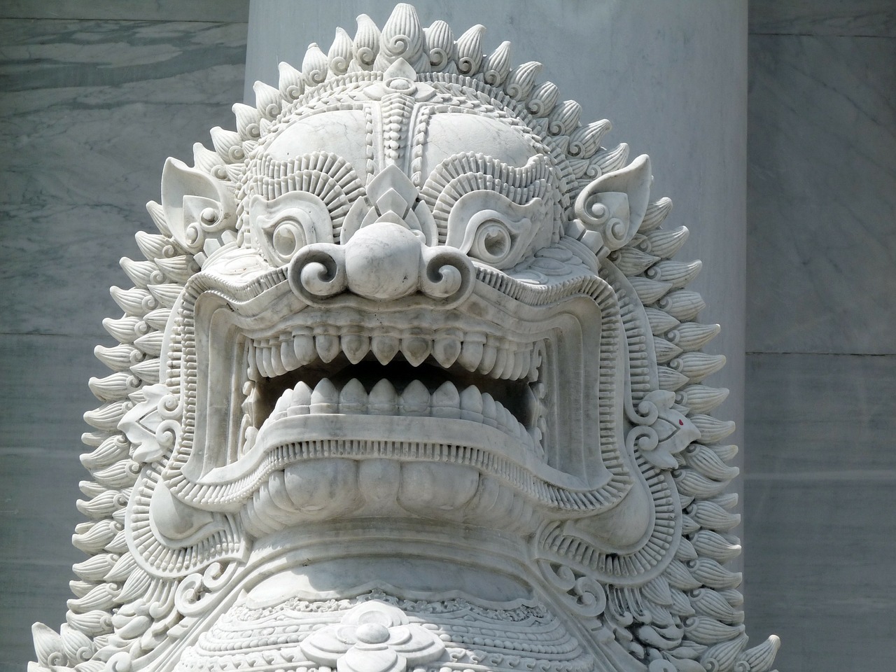 lion head temple guardian thailand free photo