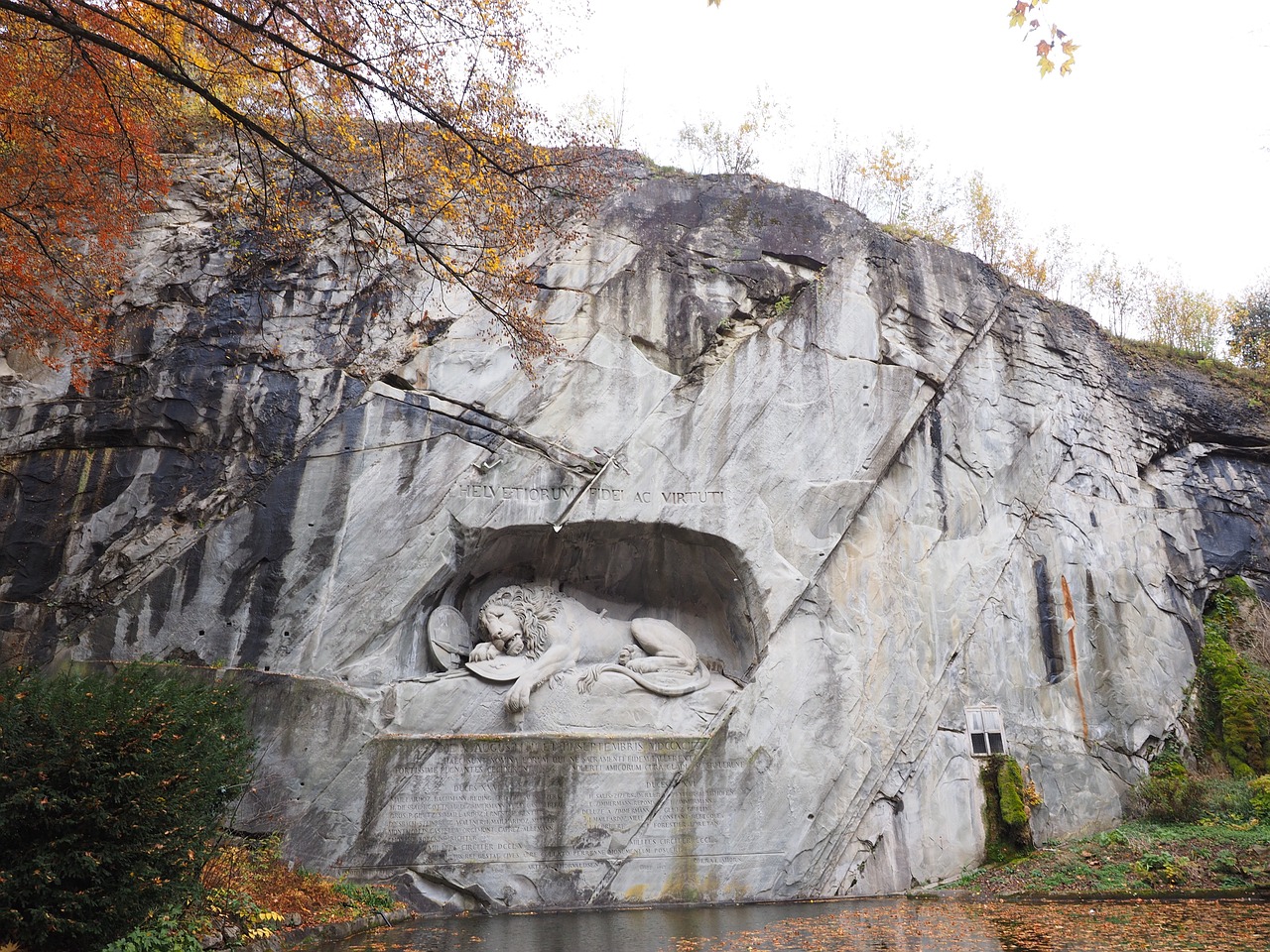 lion monument monument lion free photo