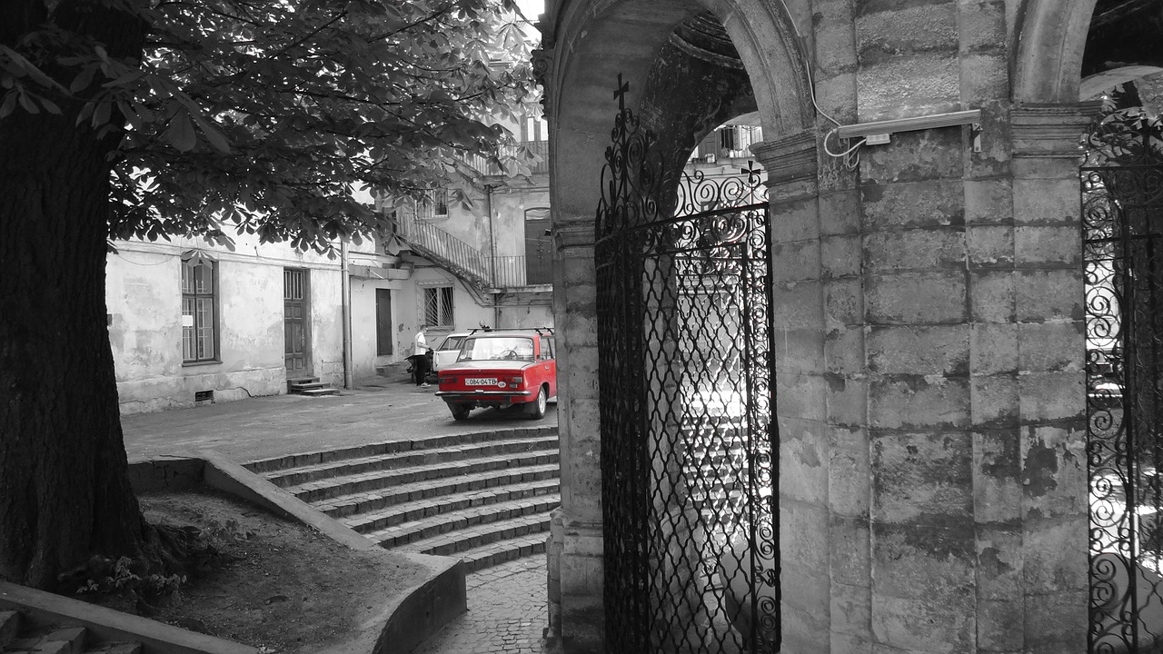 Lions,car,red,old auto,auto - free image from needpix.com