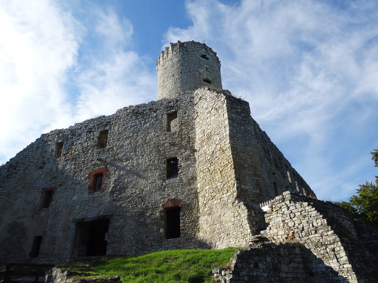 lipowiec castle the ruins of the the museum free photo