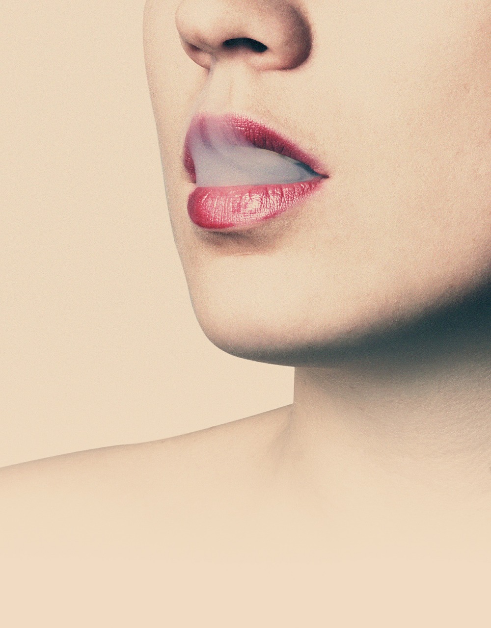 lips smoke female free photo