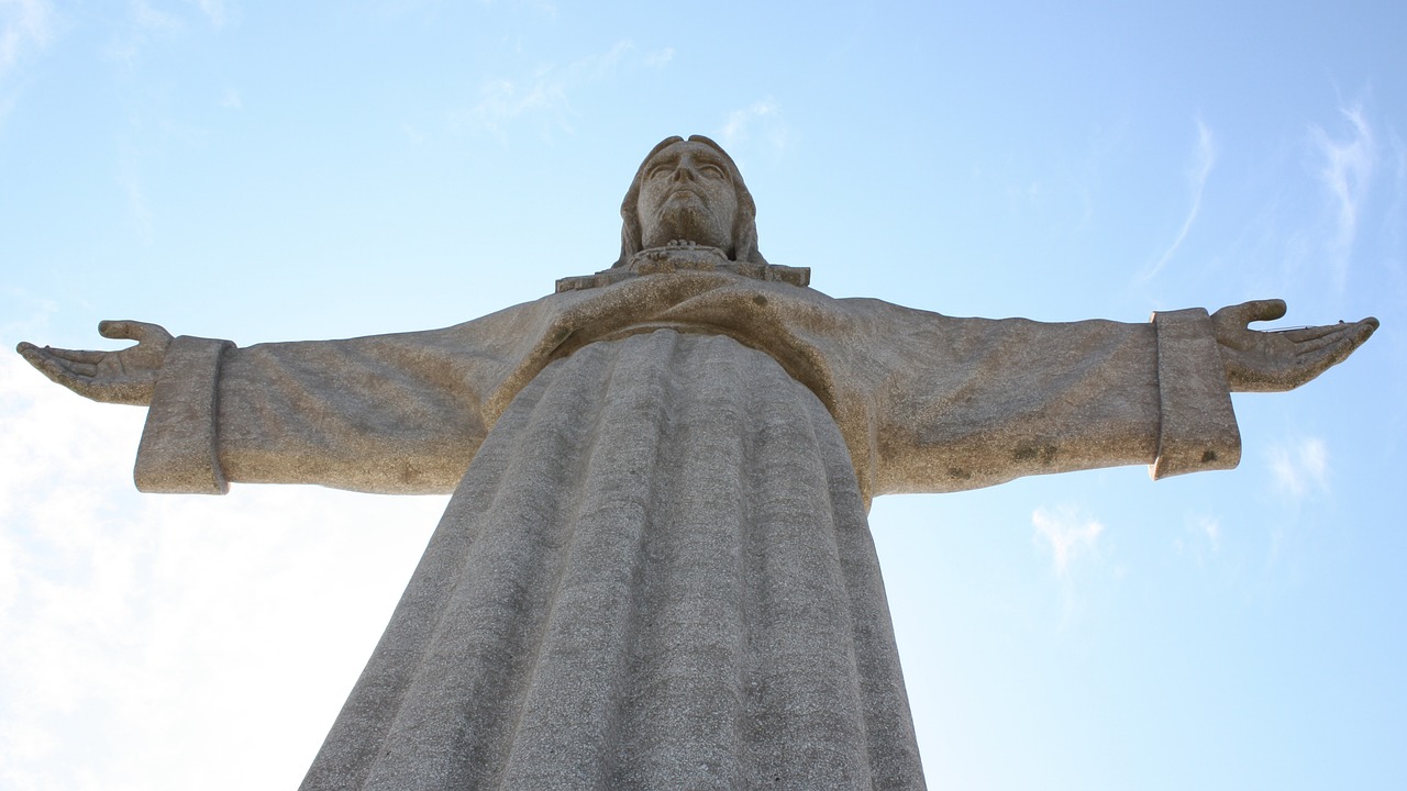 lisbon cristus statue free photo