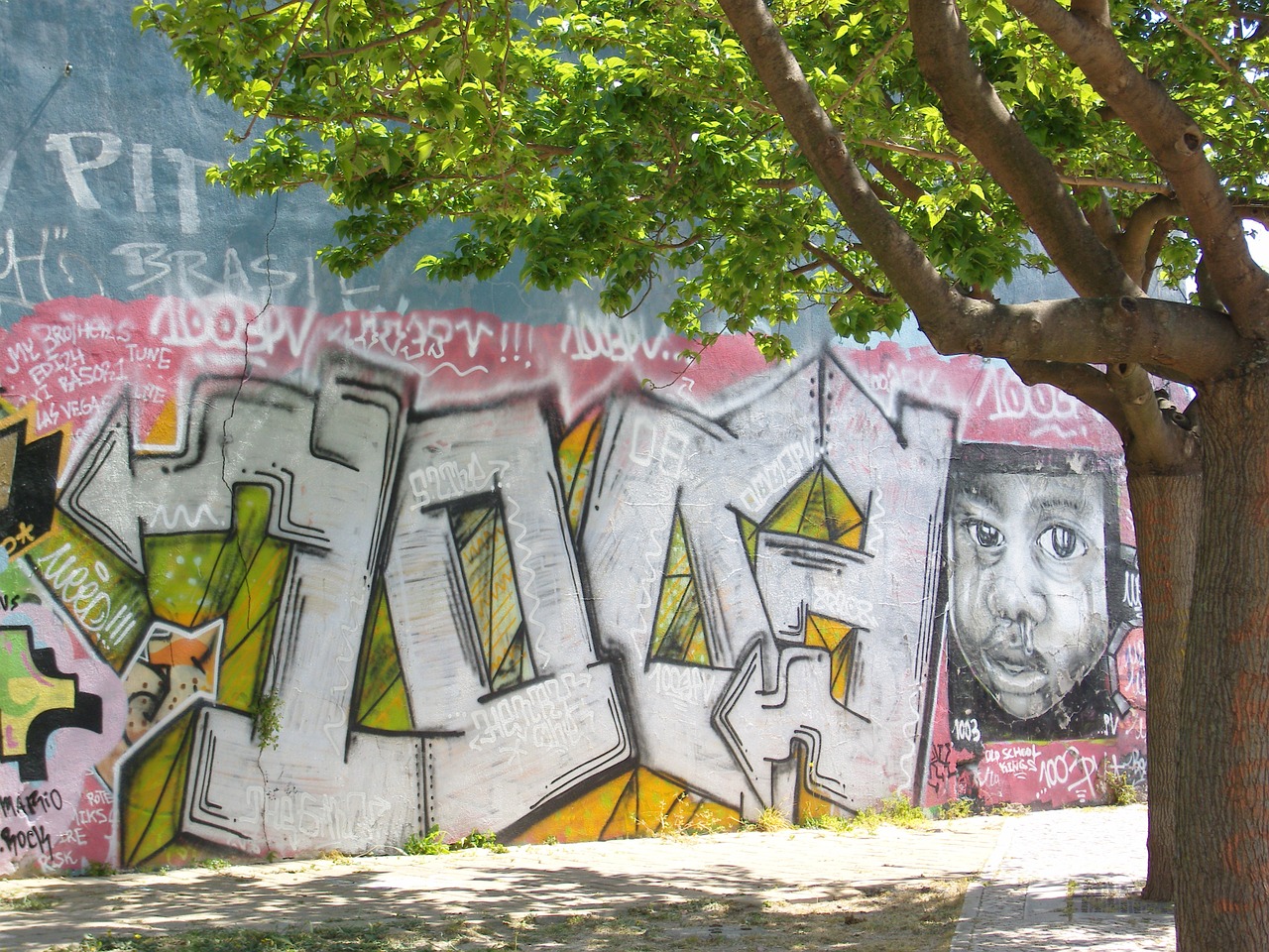 lisbon graffiti portugal free photo