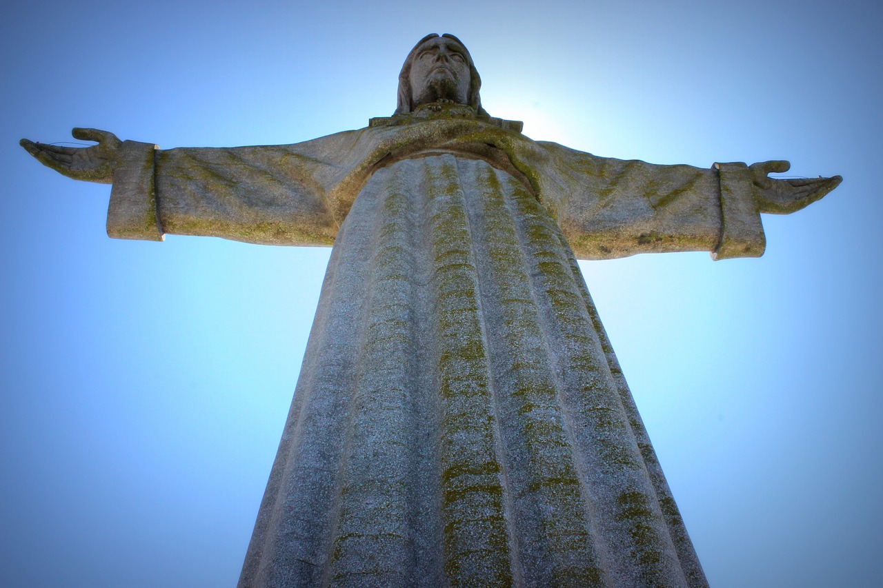 lisbon statue travel free photo