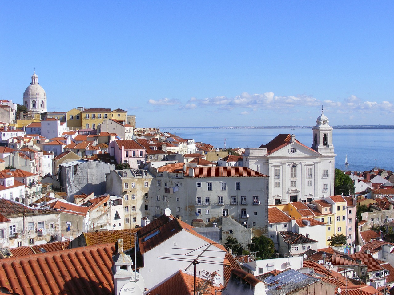 lisbon portugal alfama free photo