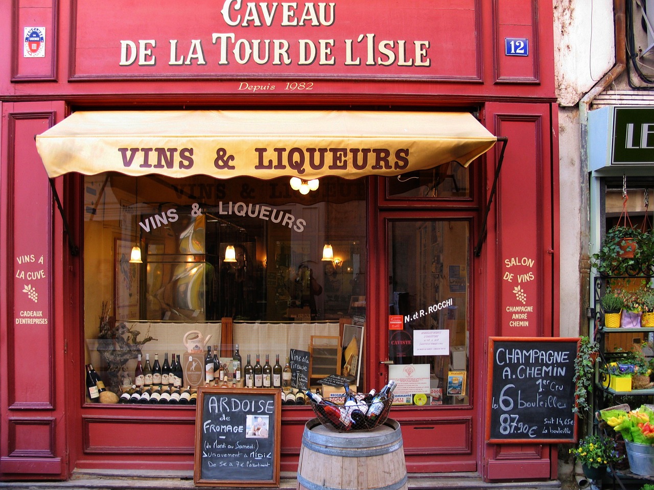 l'isle-sur-la-sorgue wine and liqueur music free photo