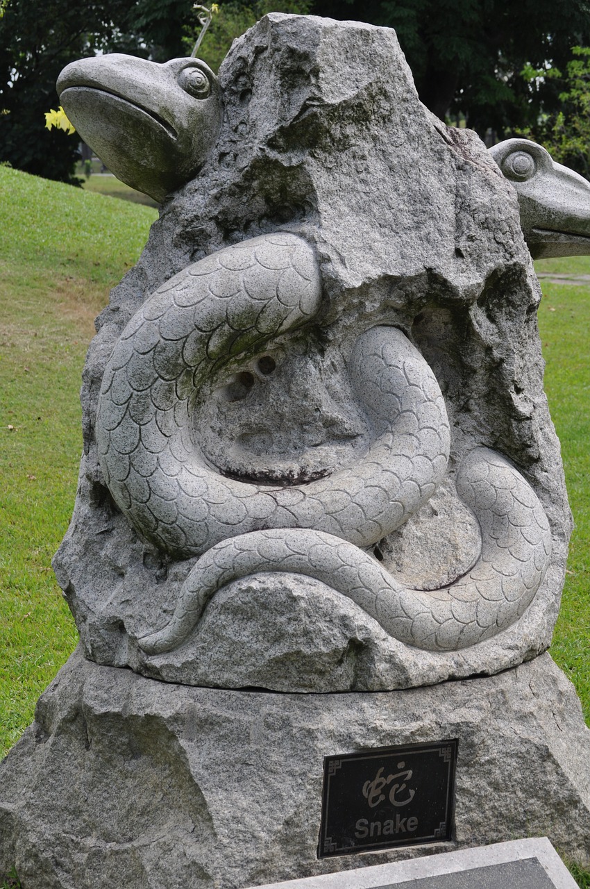 lizard singapore chinese garden free photo