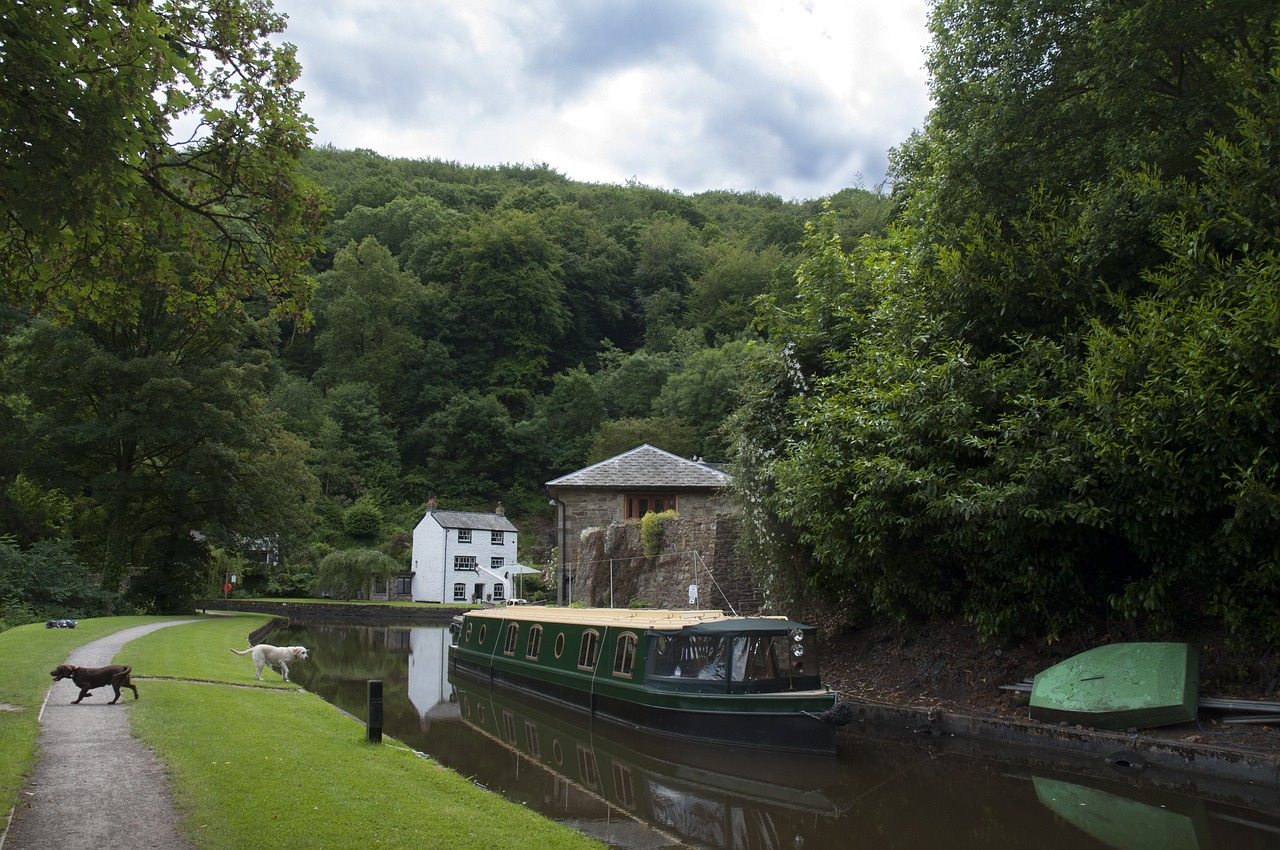 llanfoist wharf boat free photo