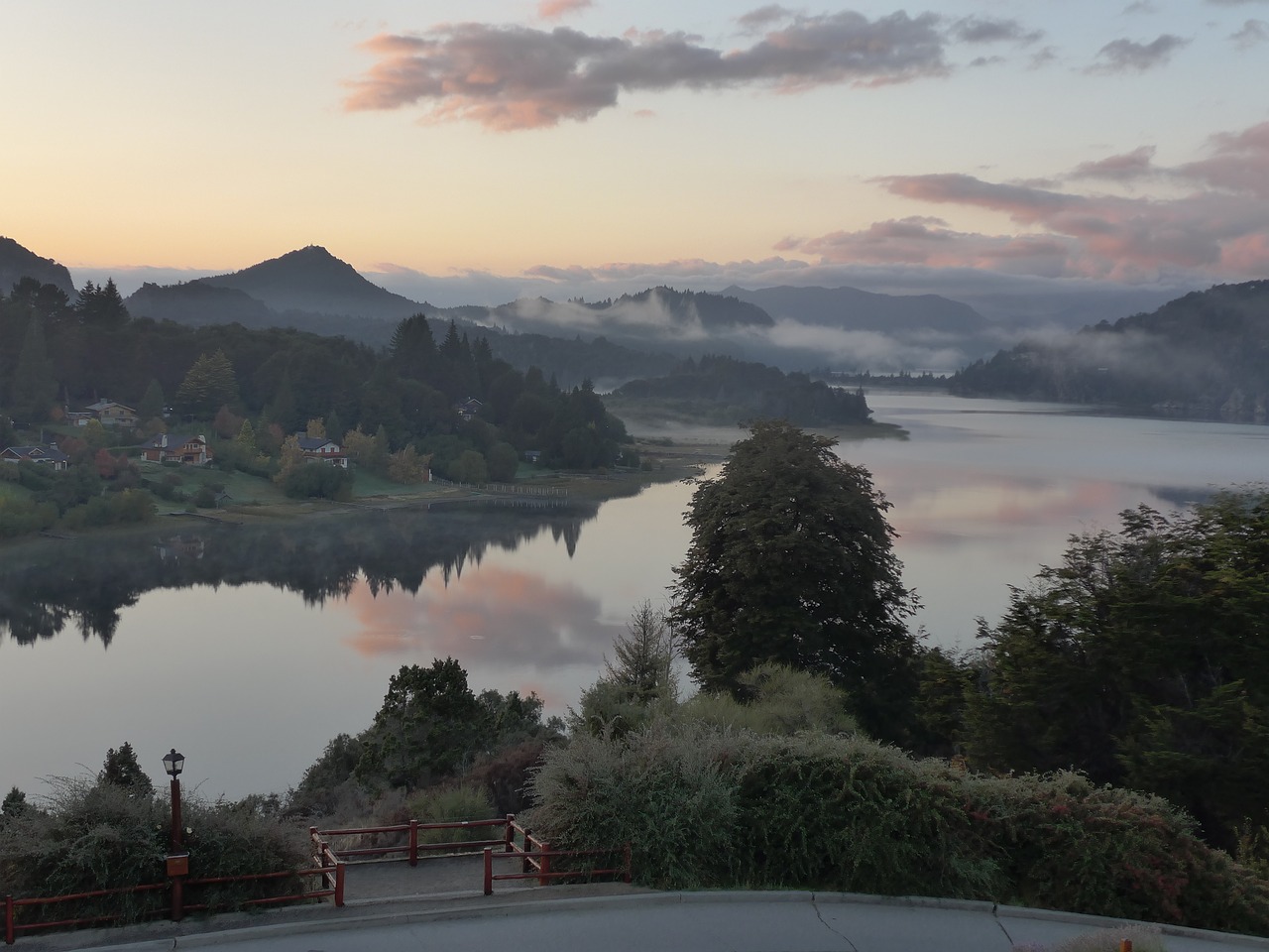 llaollao argentina lake free photo