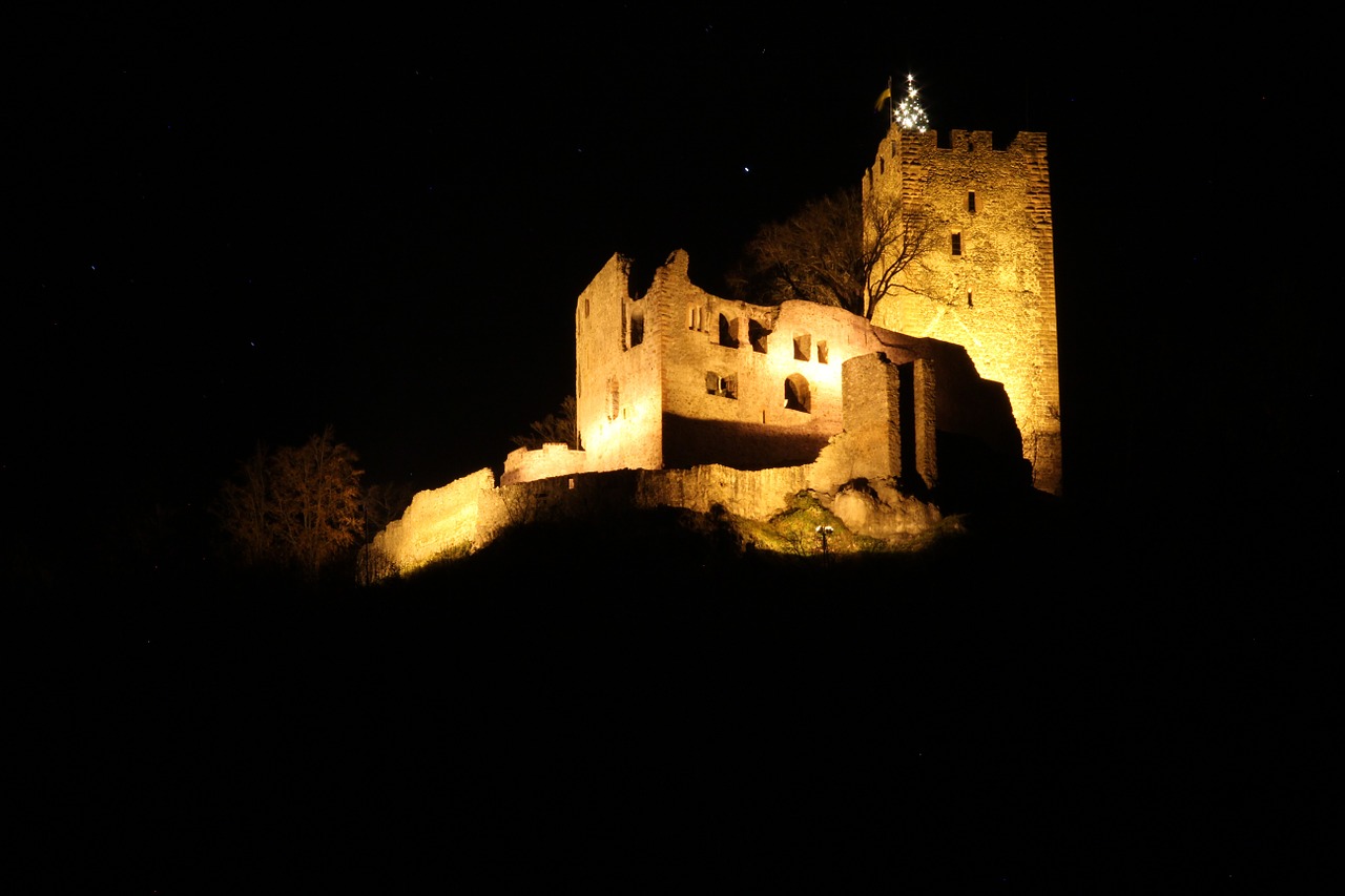 local at night burgruine castle free photo