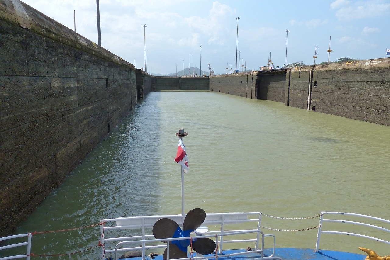 lock  panama canal free pictures free photo