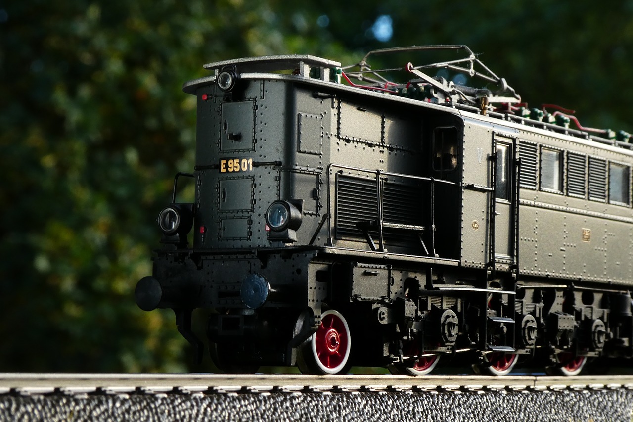 loco  electric locomotive  model railway free photo