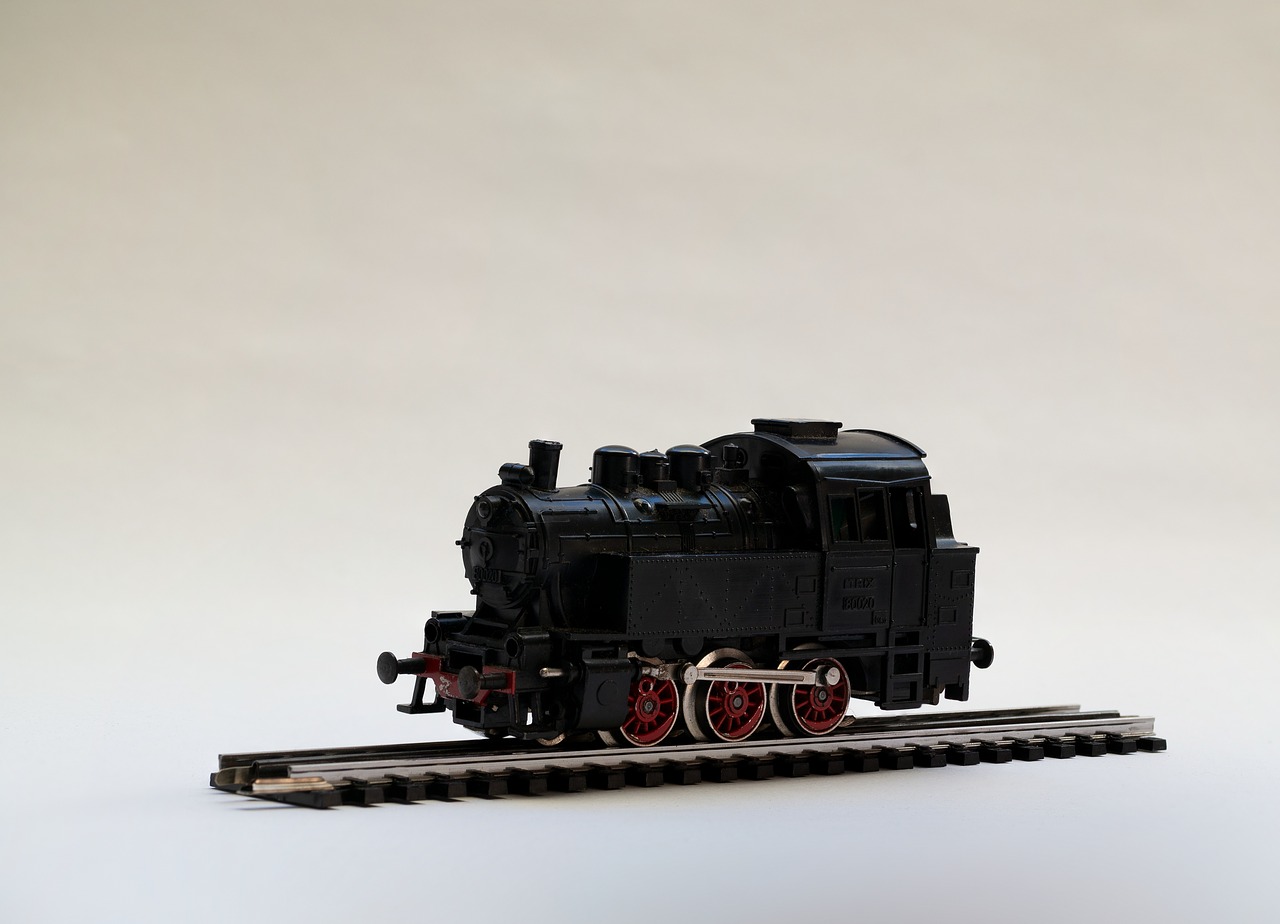 loco  locomotive  model railway free photo