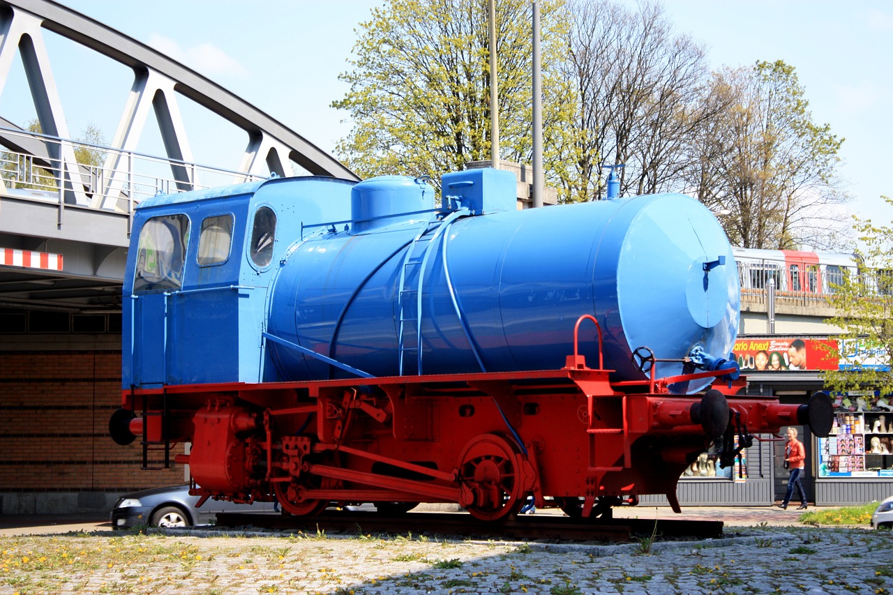 locomotive exhibition places of interest free photo