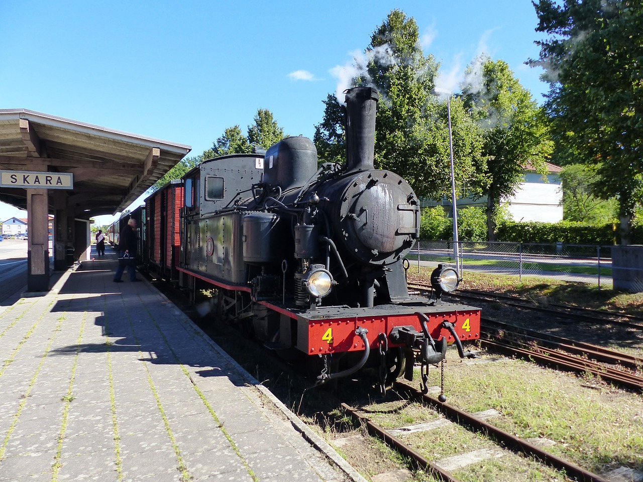locomotive steam locomotive platform free photo
