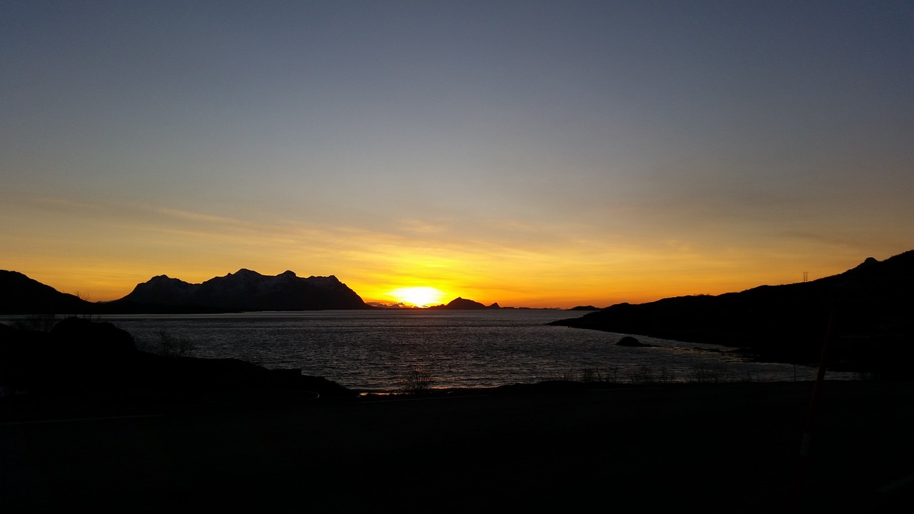 lofoten skrovafjellet sea free photo