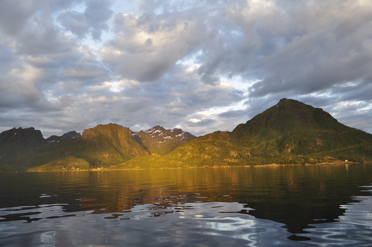 lofoten  sun  nature free photo