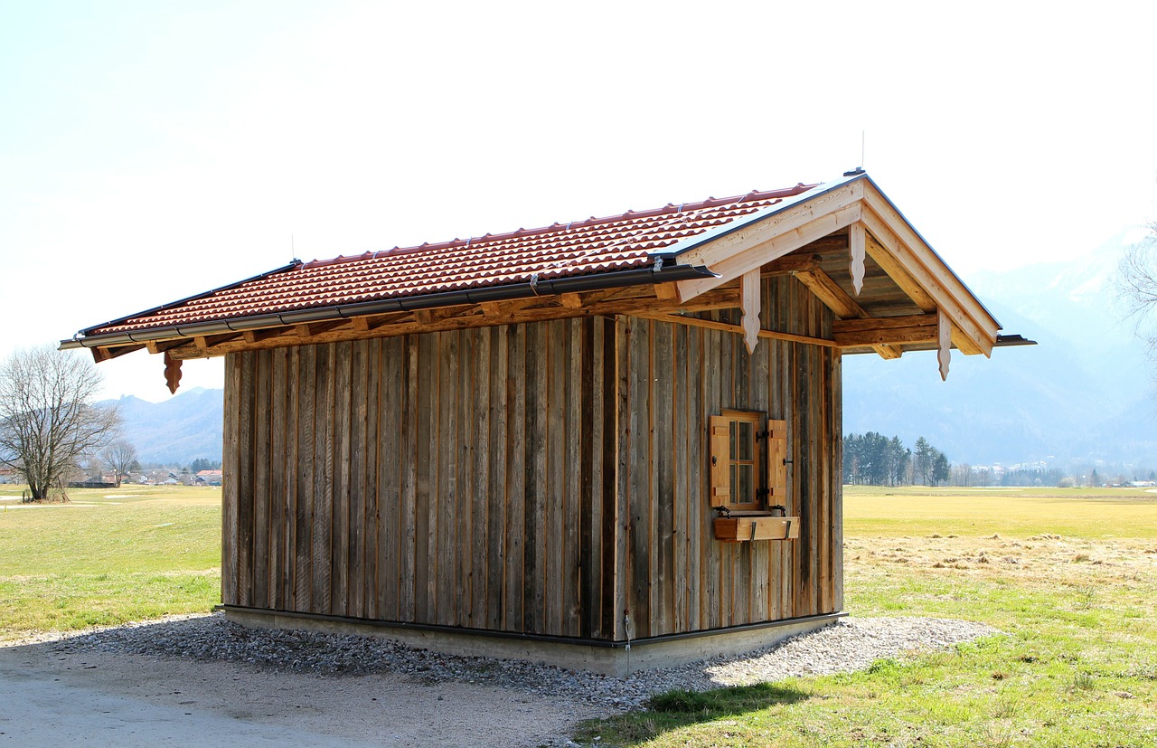 log cabin hut rest house free photo