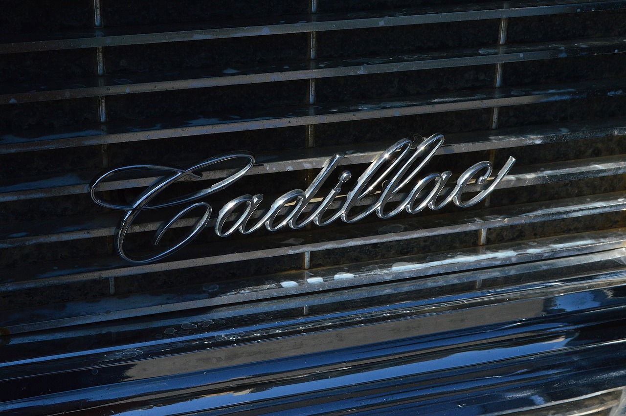 logo cadillac car free photo