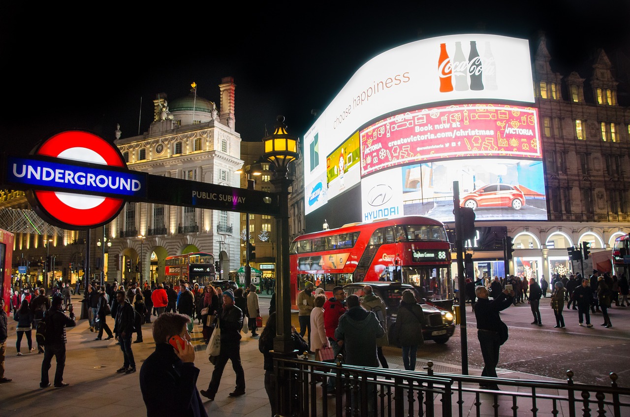 london piccadilly circus england free photo