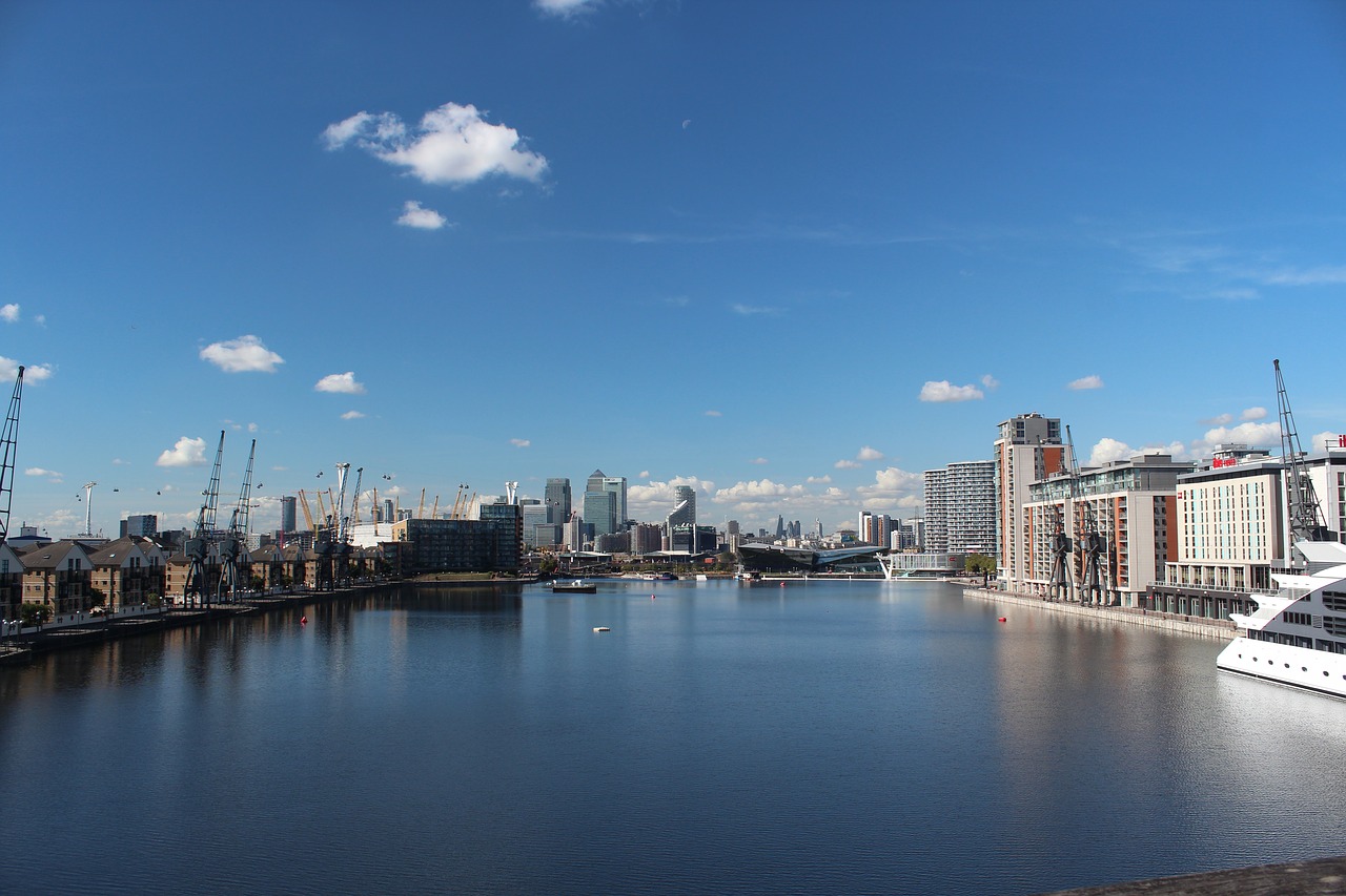 london skyline water free photo