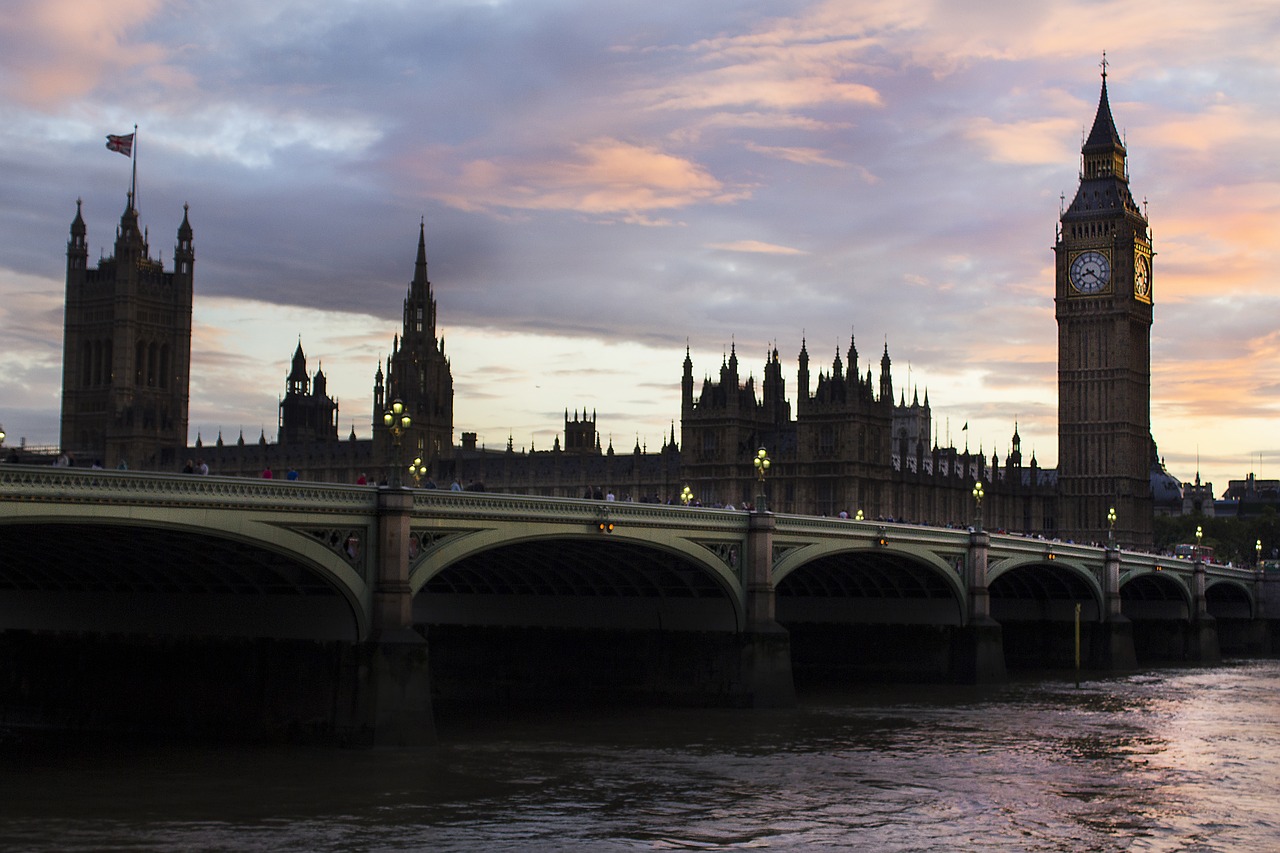 london architecture bridge free photo