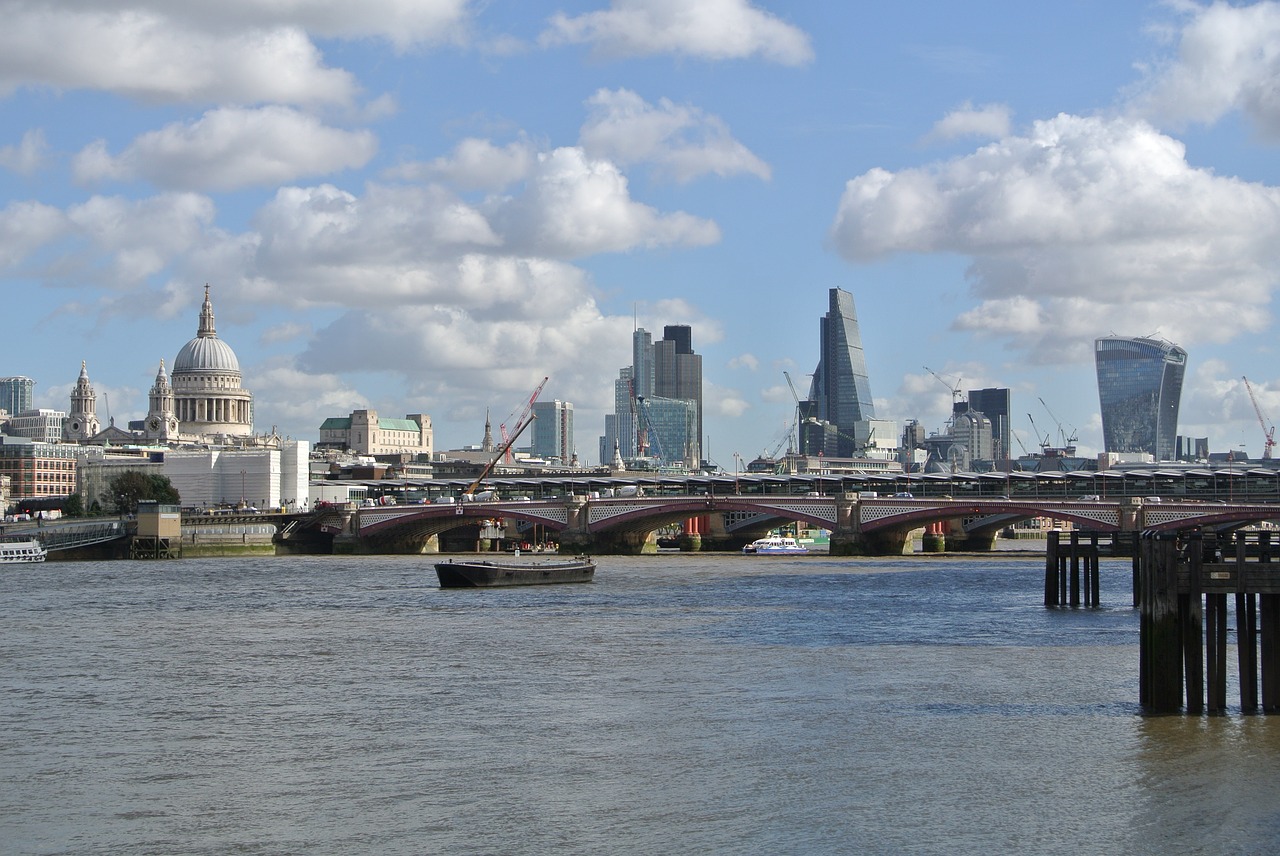 london thames bridge free photo