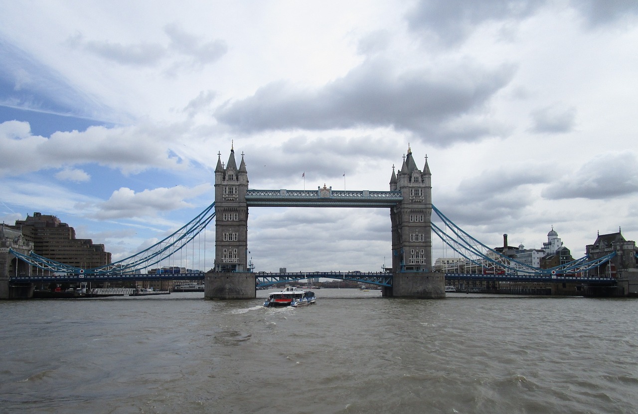 london tower bridge england free photo