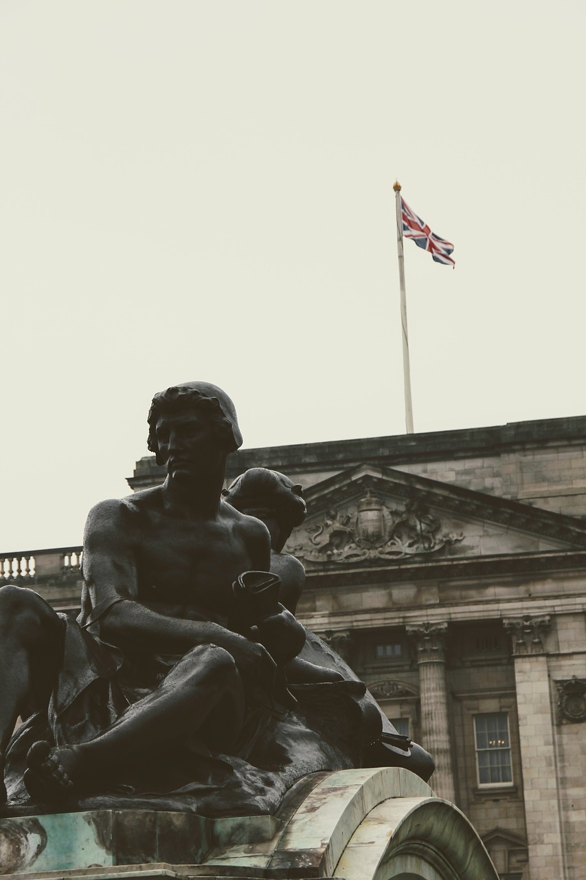 london buckingham palace detail free photo