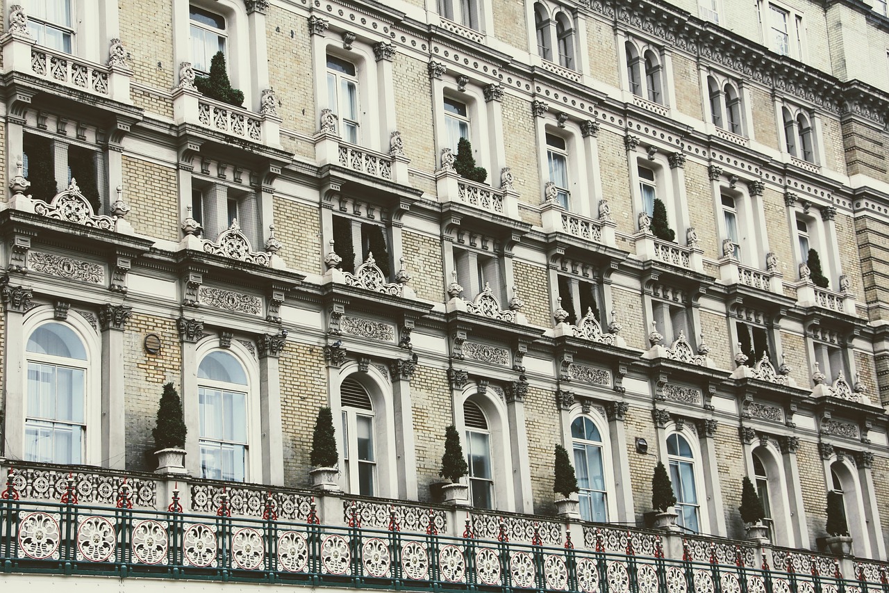 london building facade free photo