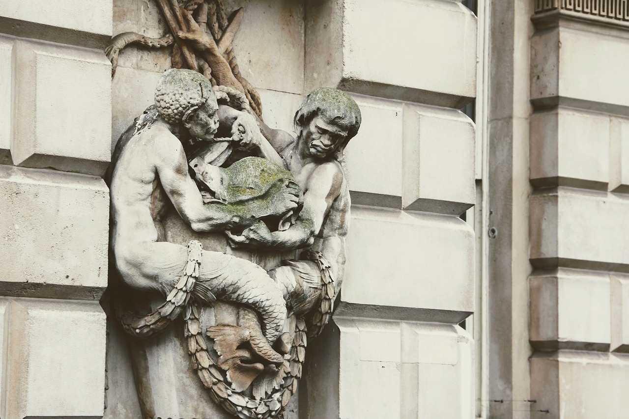 london facade sculpture free photo