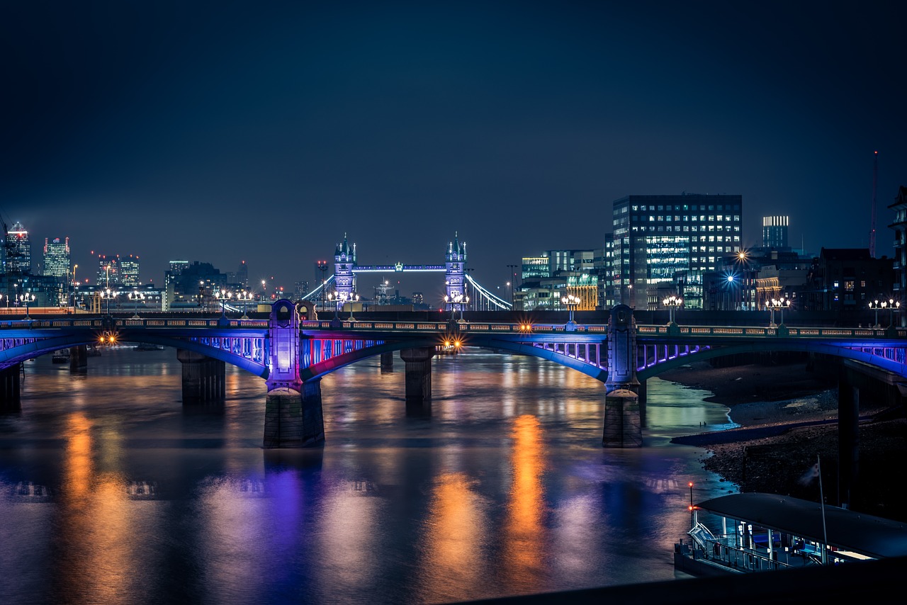 london tower bridge night free photo