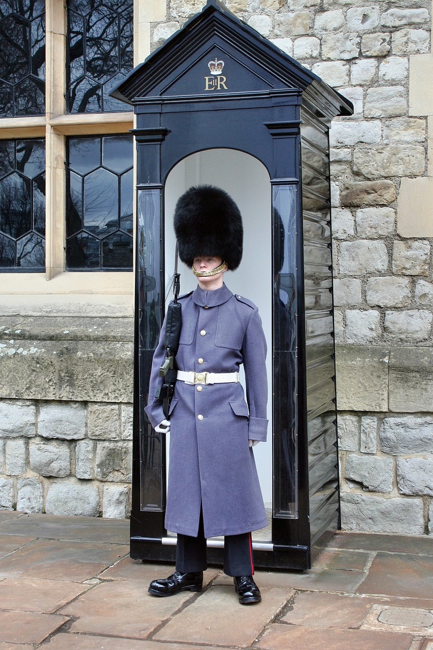 london buckingham palace sentry free photo