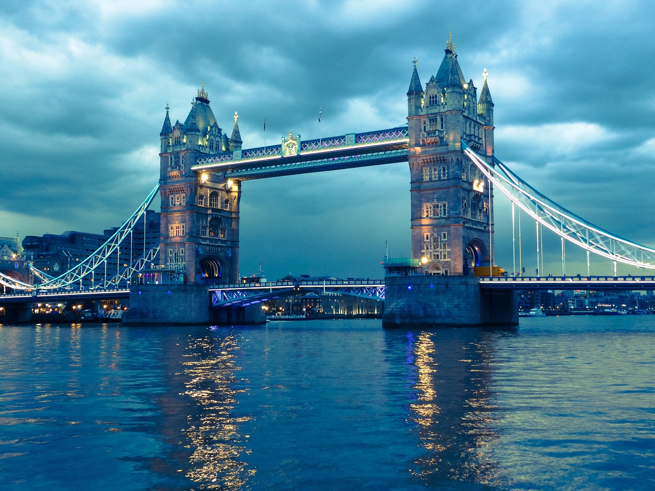 london tower river thames free photo