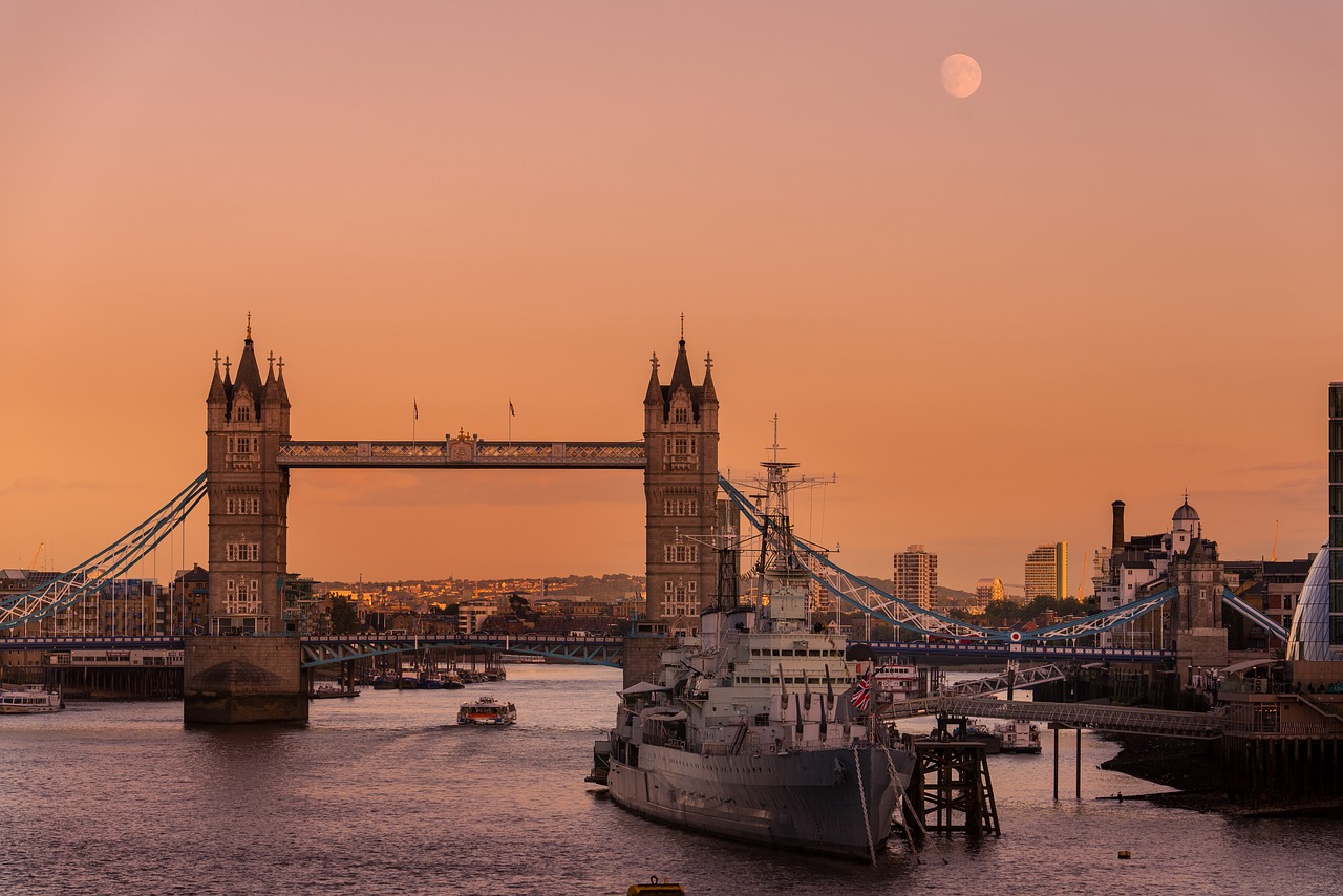 london  thames  bridge free photo
