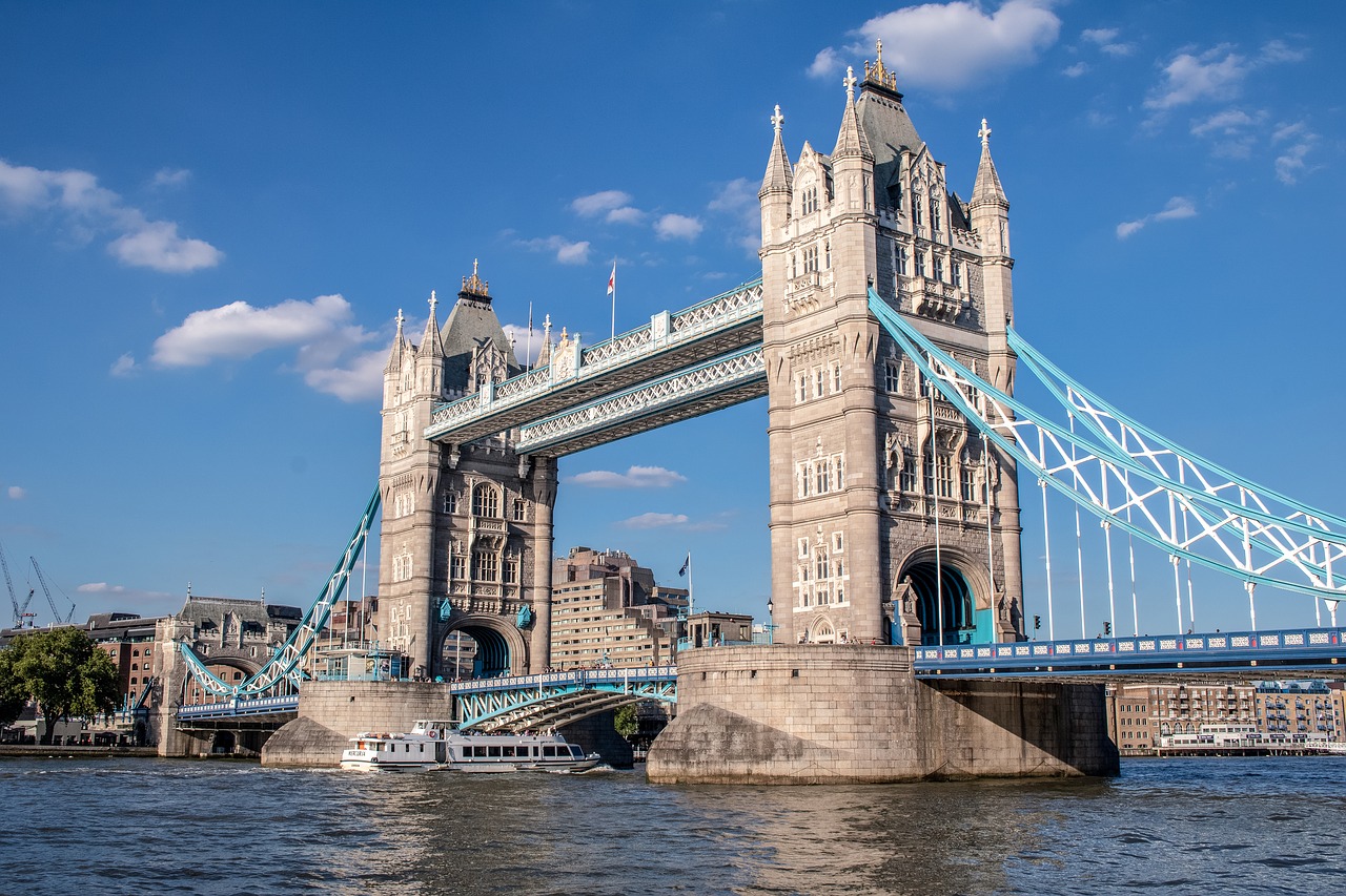 london  tower bridge  bridge free photo