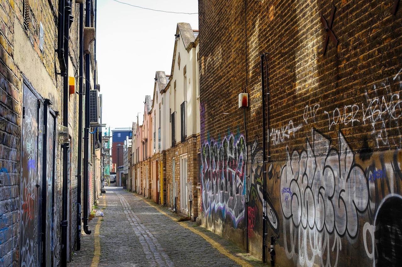 london  england  alley free photo