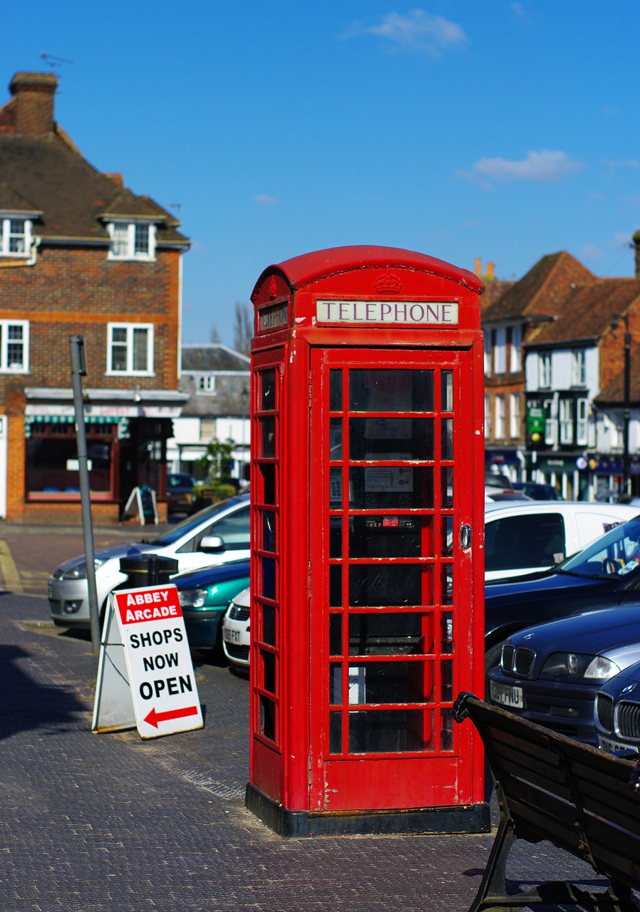 london  phone box  telephone free photo