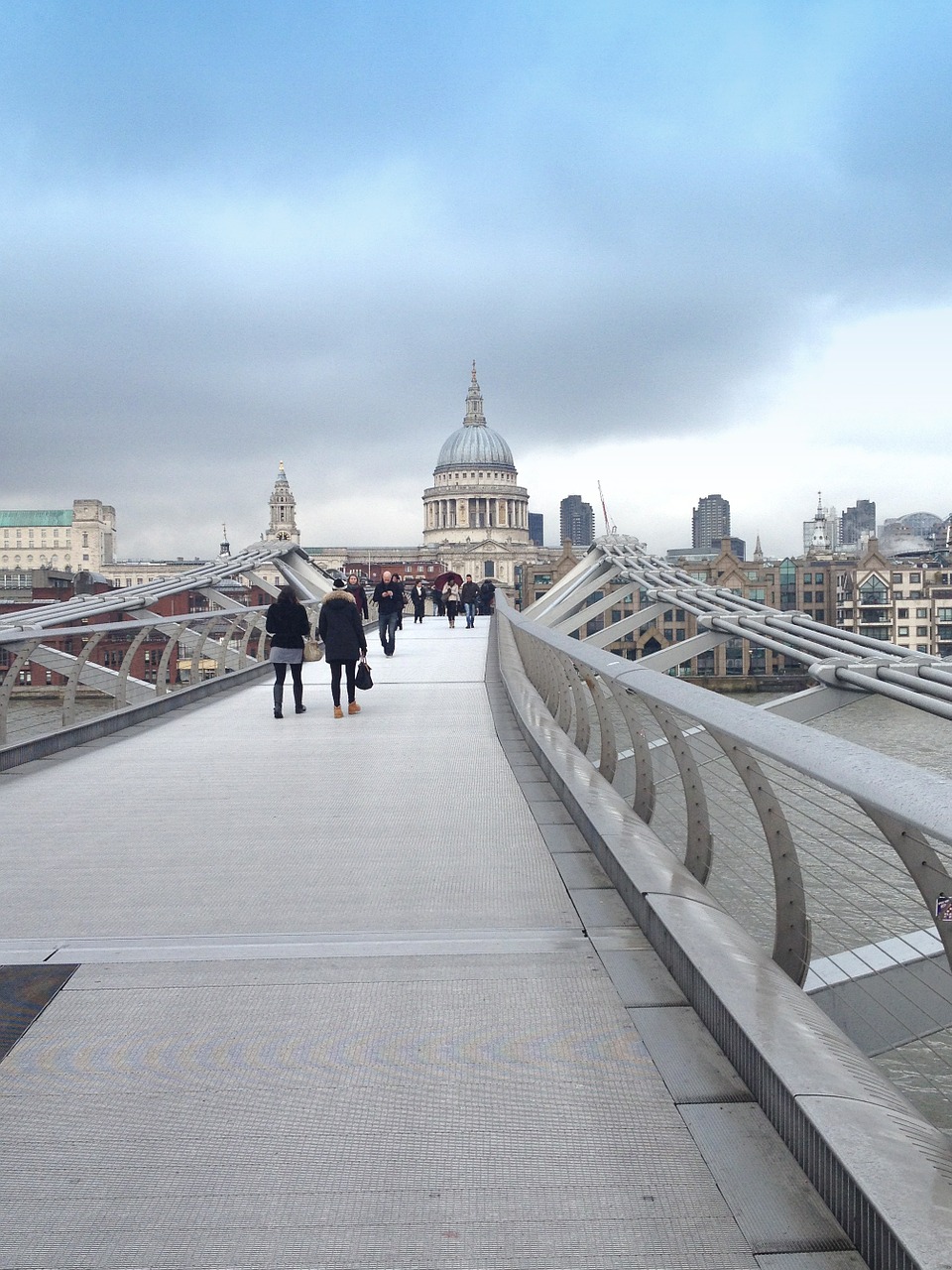 london bridge construction free photo