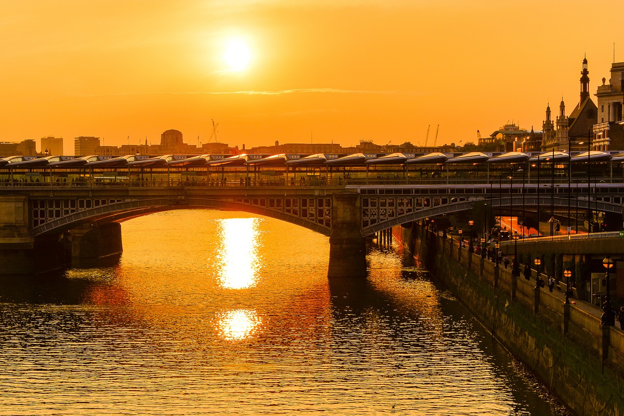 london bridge sunset free photo